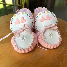 "Hand Crafted Toddler Pink & White Slippers, Booties, Faux Leather Beaded Moccasins. Fits a year to year and half old but see measurements since toddler feet vary. Measurements 2\" wide x 4\" long In great condition!" Soft Sole Round Toe Moccasins For Festival, Festival Moccasins With Soft Sole And Round Toe, Table Scarf, Folk Print, Beaded Moccasins, White Slippers, Brown Leather Wallet, Leather Saddle Bags, Crib Shoes