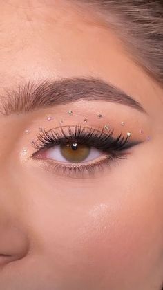 Simple Prom Makeup, Sparkly Makeup, Outfits Rave, Black Eyeshadow, Eye Makeup Designs, Glowing Makeup