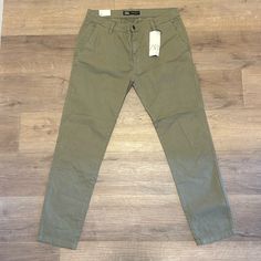 Zara Men’s Pants Zara Men, Chino Pants Men, Zara Man, Chino Pants, Khaki Chinos, Pants Men, Zara Pants, Chinos Pants, Mens Pants