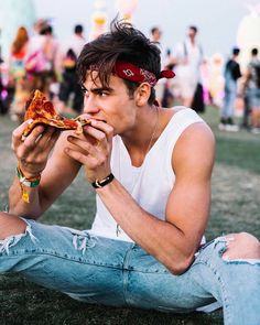 2 mentions J’aime, 1 commentaires - Gentleman Style (@blog.gentlemanstyle) sur Instagram : "#Coachella #Style #Day1" Corentin Huard, Moda Coachella, Coachella Vibes