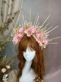 Handmade floral halo crown made from textile flowers and preserved materials in pink tones... #halo #haloheadband #haloheadpiece #halocrown #metgala #metgalacrown #metgalaaccessories #halocrown #wedding #weddinginspiration #bridetobe #weddingday #headpiece #haircrown #pinkflowers #inspiration Pink Flower Headpiece, Halo Flower Crown, Floral Halo Crown, Quince Headpiece, Fairy Headpiece Diy Floral Crowns, Floral Headpiece Diy, Diy Halo Crown, Fairy Headpiece Diy, Diy Floral Headpiece