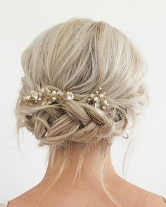 50 Incredible Long Wedding Hairstyles from Hair & Makeup by Steph | Deer Pearl Flowers / http://www.deerpearlflowers.com/long-wedding-hairstyles-from-hair-makeup-by-steph/ Medium Hairstyle, Summer Wedding Hairstyles, Beautiful Bridal Hair, Prom Hairstyles For Short Hair, Boho Wedding Hair, Short Wedding Hair, Penteado Cabelo Curto, Short Hair Updo