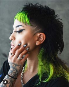 Editorial Short Hair, Mullet Hair Color, Alternative Mullet, Edgy Mullet, Black And Yellow Hair, Punk Mullet, Micro Fringe, Queer Hair, Short Punk Hair