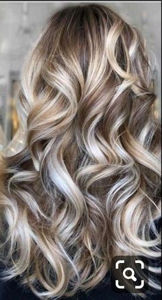 Highlight Ideas Blonde Hair, Hair Color 2023 Trends Medium, Long Lowlighted Hair, Ash Blonde With Caramel Lowlights, Balayage Highlights And Lowlights, Blond Hair Fall 2023, Blond With Highlights And Lowlights, Brown Low Lights For Blonde Hair Fall, Light And Dark Highlights Blondes