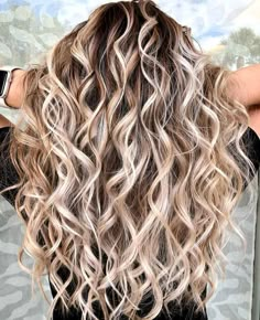 Kadeřnické Trendy, Human Hair Wigs Blonde, Long Face Hairstyles, Face Shape Hairstyles, Hot Hair Styles, Hair Styler, Long Curly Hair, Long Curly, Brazilian Hair