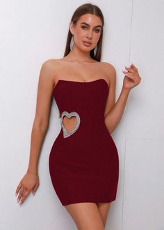 Expertly crafted with a heart-shaped hollow-out design, this bodycon dress in mini length offers a flattering fit in a bold burgundy hue. Perfect for making a statement, this dress is a must-have for any fashion-forward individual. Fabric: Medium Stretch Material: Polyester, Elastane Tube Bodycon Dress, Color Block Bodycon Dress, Knitted Bodycon Dress, Bodycon Dress Parties, Lace Insert, Bodycon Midi, Fabric Medium, Midi Dress Bodycon, Embroidered Lace