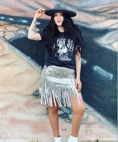 Fringe Skirt Outfit Country, Fringe Skirt Outfit, Silver Sequin Skirt, Skirt Fringe, Hey Babe, Fringe Fashion, Band Fits, Fringe Skirt, Silver Sequin