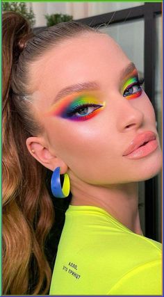 4. Neon Rainbow Cool Makeup Look If you're bored of simple nude makeup look or a simple eyeshadow look for daytime wear at work and looking for something cool. Simple Eyeshadow Looks, Makeup Social, Rainbow Eye Makeup, Cool Makeup, Neon Eyeshadow, Bold Makeup Looks, Simple Eyeshadow