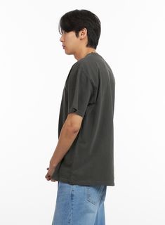 Product Detail Style : Casual Occasion : Back to school Type : Men, TShirts Print : Washed Material : Cotton Sleeve : Short sleeve Neck : Round neck Length : Regular Fit : Loose fit Cotton100 Color : Dark gray Made in Korea Model Size Model is wearing size L and the color Dark gray. Height : 6'0" | 184cm / Top : L / Bottom : XL (32 inch) .prddescription table, .prddescription td, .prddescription th { border : 1px solid black; border-collapse : collapse; padding: 10px; } Size(Inch) Size Shoulder Festival Trends, Boatneck Sweater, Beige Top, Shrug Sweater, Prom Outfits, Fashion Korean, Plus Size Jeans, Korean Street Fashion, Off Shoulder Tops