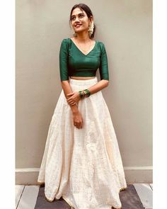 Traditional Dresses Kerala, Skirt And Top Ideas, Kerala Style Skirt And Top, Skirt And Top Designs, Traditional Skirt And Top, Blouse And Skirt Outfit, White Skirt Outfit Ideas, Onam Outfits Ideas