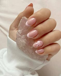 Bow Nail Designs, Pink White Nails, Cute Simple Nails, Simple Gel Nails, Girly Acrylic Nails, School Nails, Short Acrylic Nails Designs, Short Acrylic, Short Acrylic Nails