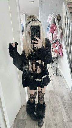 emo grunge opium black fit Idgaf Outfit, Oversized Emo Outfits, Goth Gyaru Outfits, Emo Outfits Girl, Leg Warmers Alt Outfit, Goth Leg Warmers Outfit, Opiumcore Outfits Girl, Emo Girl Outfits, 2000s Alt Fashion