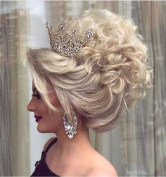 Blonde Bridal Hair, Straight Hair Short, Short Hair Blonde, Attractive Hairstyles, Curly Hair Straight, American Girl Hairstyles, Glamorous Wedding Hair, Blonde Updo, Competition Hair