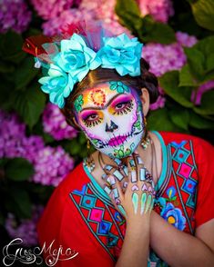 Sugar Skull Face Paint, Muertos Makeup, Halloween Makeup Sugar Skull, Halloween Makeup Clown, Skull Face Paint, Sugar Skull Costume, Sugar Skull Artwork, Dead Makeup, Creepy Halloween Makeup