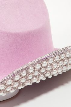 Make a dazzling statement with the Pave Rhinestone Pearl Trim Cowboy Hat, a glamorous twist on a classic Western accessory. This hat is adorned with shimmering pave rhinestones and delicate pearls, adding a touch of elegance and sophistication to your outfit. The sparkling embellishments catch the light beautifully, ma Cowboy Silhouette, Chapeau Cowboy, Western Accessories, Cowgirl Chic, Cow Girl, Cow Boy, Pink Pearl, Cowboy Hat, Formal Evening Dresses