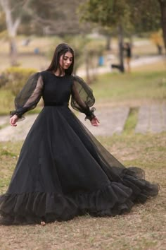 Black Frock, Long Frock Designs, Simple Lehenga, Long Gown Design, Fancy Dresses Long, Trendy Dress Outfits, Stylish Party Dresses, Designer Party Wear Dresses