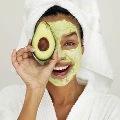 Proper skincare can address a multitude of skin-related issues. Learn more about how to address and treat a variety of skincare challenges. Avocado Face Mask, Mask For Dry Skin, Homemade Facial Mask, Natural Beauty Remedies, Homemade Facials, Face Mask Recipe, Beauty Remedies, Mascara Facial, Dry Skin Care