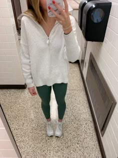 Athletic Outfit Inspo School, Cold Athletic Outfits, Athletic Outfits For School Winter, Cute Cold Weather Outfits For School, February Fits, Cute Winter School Outfits, Cute Winter Fits For School, Comfortable School Outfits, Simple Comfy Outfits