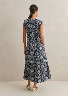 Jacquard Jersey Midi Dress Navy/Soft White Floral Print Jacquard Midi Dress, Elegant Jacquard Midi Dress With Floral Print, Formal Fitted Jacquard Knit Dress, Elegant Jacquard Knit Midi Dress, Elegant Jacquard Dress For Work, Chic Jacquard Knit Formal Dress, Chic Formal Jacquard Knit Dress, Office Dress Code, Midi Dress Navy