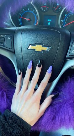 Nye Acrylics, Purple And Black Acrylic Nails Coffin, Nails Purple And Black Design, Purple Nd Black Nails, Purple With Black Tips Nails, Purple Black Nails Ideas, Black And Purple Nails Aesthetic, Purple With Black Nails, Purple Silver Black Nails