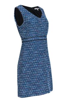 Add some color and sparkle into your workwear collection with this vibrant blue and white tweed dress from Diane von Furstenberg! This bright and cheery dress will lighten up your workday and have you feeling amazing with the cotton blend tweed fabric and comfortable shift silhouette. Layer a white button-up underneath for a warm and polished look for the fall season. Size 6 Shell: 77% Cotton, 13% Acrylic, 10% Polyester Lining: 84% Polyester, 16% Spandex Concealed zipper closure at back Fully li White Tweed Dress, White Tweed, White Button Up, Midi Shift Dress, Tweed Dress, Tweed Fabric, Size 6 Dress, Polished Look, Diane Von Furstenberg