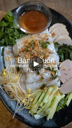 Banh Cuon Recipe, Vietnamese Pickled Vegetables, Steamed Rice Rolls, Banh Cuon, Easy Vietnamese Recipes, Vietnamese Foods, Dude Food, Rice Rolls, Khmer Food