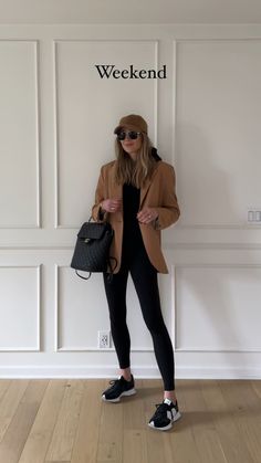 Blazer Oversize Outfits, Monday Outfit For Work, Oversize Blazer Outfit, Blazer Casual Outfit, Black Sneakers Outfit, Oversized Blazer Outfit, Oversize Outfit