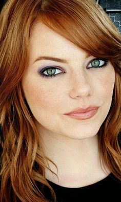 Emma Stone Interview, Red Hair And Blue Eyes, Wedding Makeup Redhead, Makeup Tips For Redheads, Woman With Red Hair, Redhead Makeup, Best Wedding Makeup, Wedding Makeup Tips, Red To Blonde