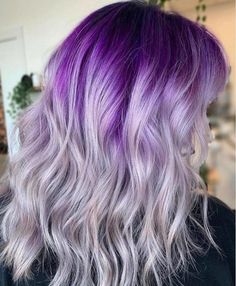 Pale Purple Hair, Lavender Makeup Looks, Hair Colors For Summer, Lavender Hair Ombre, Lavender Makeup, Lavender Hair Colors, Pink Ombre Hair, Fall Winter Hair Color, Gradient Hair