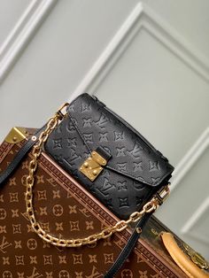 . Tas Louis Vuitton, Tas Lv, Lv Pochette Metis, Replica Louis Vuitton, Inspired Handbags, Lv Pochette, Supreme Bag, Replica Designer Handbags, Cheap Handbags