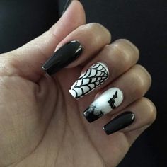 Spooky Halloween Nails Short Coffin, Emo Nail Ideas Simple, Halloween Nails Short Acrylic, Bat Nails Designs, Gothic Nails Acrylic, Bat Halloween Nails, Wicked Nails, Ghost Nails, Bat Nails