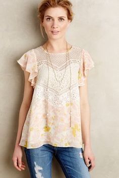 Anthropologie Fluttered Flores Blouse #anthropologie #anthrofave Couture Mode, Stitch Fix Stylist, Elegante Casual, Pink Top, Primavera Estate, Passion For Fashion, Pretty Outfits, Lehenga, White Lace