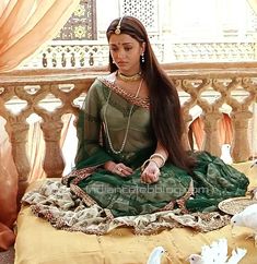 Film Clothes, Bengali Bridal Makeup, Indian Women Fashion, India Dress, Model Inspo, Indian Bridal Outfits, Backless Prom Dresses