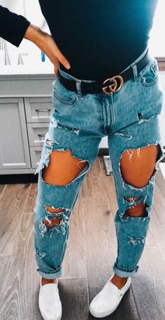 VSCO - moodyyvibes Cute Ripped Jeans, Teenage Outfits, Shirt Outfits, Cut Shirt, Casual School Outfits, Mode Casual, Cute Winter Outfits, Cute Comfy Outfits, Clothes Women