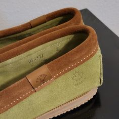 New Never Worn Women Comfortable Fashionable Authentic Native Canadian Hand Made Genuine Natural Suede Green Moccasin Shoes In Original Box Color Kiwi_brown Made In Canada Size 8 House Shoes Slippers, Uggs Moccasins, Fringe Moccasins, Canadian Women, Calf High Boots, Moccasin Shoes, Cap Toe Shoes, Moccasins Women, Moccasins Style