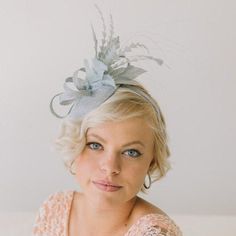 Gray Fascinator, Women&#39;s Tea Party Hat, Tea Party Fascinator, Wedding Fascinator, Church Hat, Wedding Hat, Church Fascinator, Derby Hat, Grey Fascinator, Kentucky Derby Fashion, Ivory Fascinator, Derby Fashion, Hat Tea Party, Sinamay Fascinator, Fascinator Wedding, Womens Tea, Horse Races