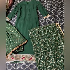 Brand New Green Shantoon Festive Set, Green Shantoon Set For Festive Occasions, Elegant Green Shantoon Traditional Wear, Festive Green Shantoon Set, Designer Green Shantoon Sharara, Shantoon Dress With Chikankari Embroidery For Festivals, Festive Shantoon Dress With Chikankari Embroidery, Green Sharara With Dabka On Shantoon, Green Shantoon Set For Festivals