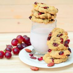 Almond Flour Cookies with Cranberries Thanksgiving Almond Nails, Cranberry Almond Cookies, Cookies With Cranberries, Cookie Recipes Thanksgiving, Dried Cranberries Recipes, Maple Syrup Recipe, Almond Flour Recipes Cookies, Almond Flour Cookies, Cranberry Almond