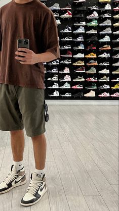 Men In Brown Outfit, Brown Shoes Streetwear, Jordan Ones Outfit Men, Jordan Mens Outfit, Nike Mocha Outfit, Fits With Brown Shoes, Outfit With Jordans Men, Nike Instagram Story, Outfits With Mocha 1s