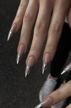 Alt Nail Inspo Almond, Billie Eilish Nails Design, Black Grunge Nails, French Nails Silver, Barbed Wire Nails, Techno Nails, Grunge Nail Ideas, Nail Ideas Y2k, Billie Eilish Nails