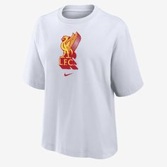 Made with soft cotton, this classic-fit Liverpool FC tee gives you a casual look so you can cheer on your squad in comfort. Nike White Fan Apparel Tops, White Collegiate T-shirt With Team Logo, White Crew Neck T-shirt With Team Spirit, White Relaxed Fit T-shirt For Fans, Nike Casual T-shirt With Team Logo, White Team Logo Top For Streetwear, White Top With Team Logo For Streetwear, White Crew Neck T-shirt For Team Spirit, White Streetwear Top With Team Logo