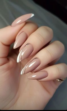 Лучшие идеи маникюра для тебя 🩷.             Фото новинки маникюра каждый день. Nude Manicure Ideas, Nail Art Nude, Nude Manicure, Elegant Touch Nails, Hard Gel Nails, Gel Manicures, Beauty Hacks Nails, Black Acrylic Nails, Nude Nail Designs