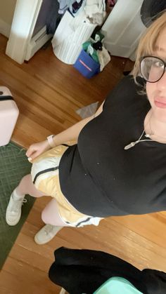 black tee shirt crop top smooth bdg yellow urban outfitters short shorts white airforce 1s fit check outfit summer Airforce 1s, Shirt Crop Top, Black Tee Shirt, Urban Outfitters Shorts, Shorts White, Outfit Summer, Short Shorts