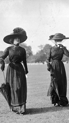 La Mode Aux Courses - 1910's 1910 Fashion Women, 10s Fashion, Foto Vintage