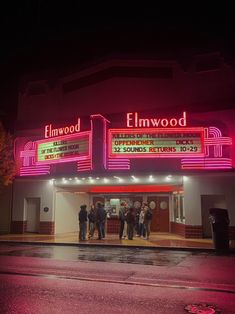 movie theater, old fashioned movie theater, nostalgic, rain, weather, halloween, aesthetic, college Old Fashioned Movie Theater, New York Movie Theater, Old Fashion Movie Theater, 90s Movie Theater, Old Movie Theater Photoshoot, 80s Movie Theater, Old Movie Aesthetic