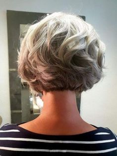 Short Same Length Haircut, Short Curly Hair For Older Women, Short Stacked Bob Haircut Over 50, Blond Cenușiu, Stacked Haircuts, Short Grey Hair, Hair Cuts For Women, Short Hairstyles For Thick Hair, Short Wavy Hair