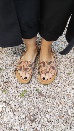 "Warning: these are not sandals, they are covers accessories that only fit (with snap buttons) to our \"Ethical Magic Sliders\" - https://www.etsy.com/listing/695543191 Check also the video in our about section : www.etsy.com/shop/EatingTheGoober for better understanding These particular covers are made of cork fabric.  You can also check our 'EMS covers' sections (i.e. Classic / Fancy / Playful)  for other designs that suit best your style. Size: covers are availble in four sizes  - Size Small for sliders of size 36-37 - Size Medium for sliders of size 38 - Size Large for sliders of size 39-40 - Size Extra Large for sliders of size 41-42" Casual Cork Slides For Summer, Comfortable Cork Slides For Summer, Cork Slides For Summer Beach, Vegan Sliders, Frilled Shark, Fabric Gift Wrap, Cork Fabric, Fabric Gifts, Sliders