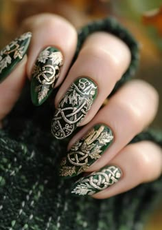 Viking Acrylic Nails, Celtic Nails Designs, Nature Inspired Nail Art, Narnia Nails, Celtic Nail Art, Medieval Nail Art, Ren Faire Nails, Viking Nail Art, Celtic Nails