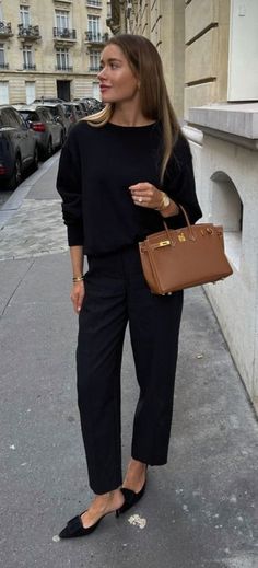 Brown Bag Outfit Ideas, Black Smart Trousers Outfit, Maysale Outfit, Black Sweater Outfit Winter, Black Sweater Outfit Aesthetic, Smart Trousers Outfit, Smart Pants Outfit, Brown Birkin Bag, Manolo Blahnik Shoes Outfit