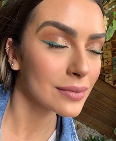 Blue Green Eyes Makeup, Colorful Eye Makeup, Bold Makeup, Makeup Pictures, Makati, Makeup Eyeliner, Love Makeup, Glam Makeup, Pretty Makeup